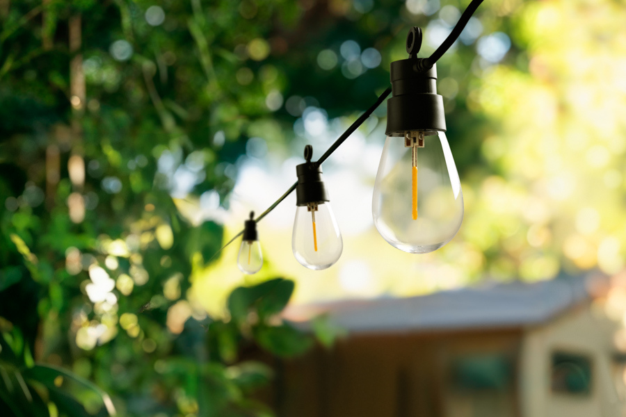 ¿Vale la pena invertir en bombillas solares? Ventajas y usos en el hogar
