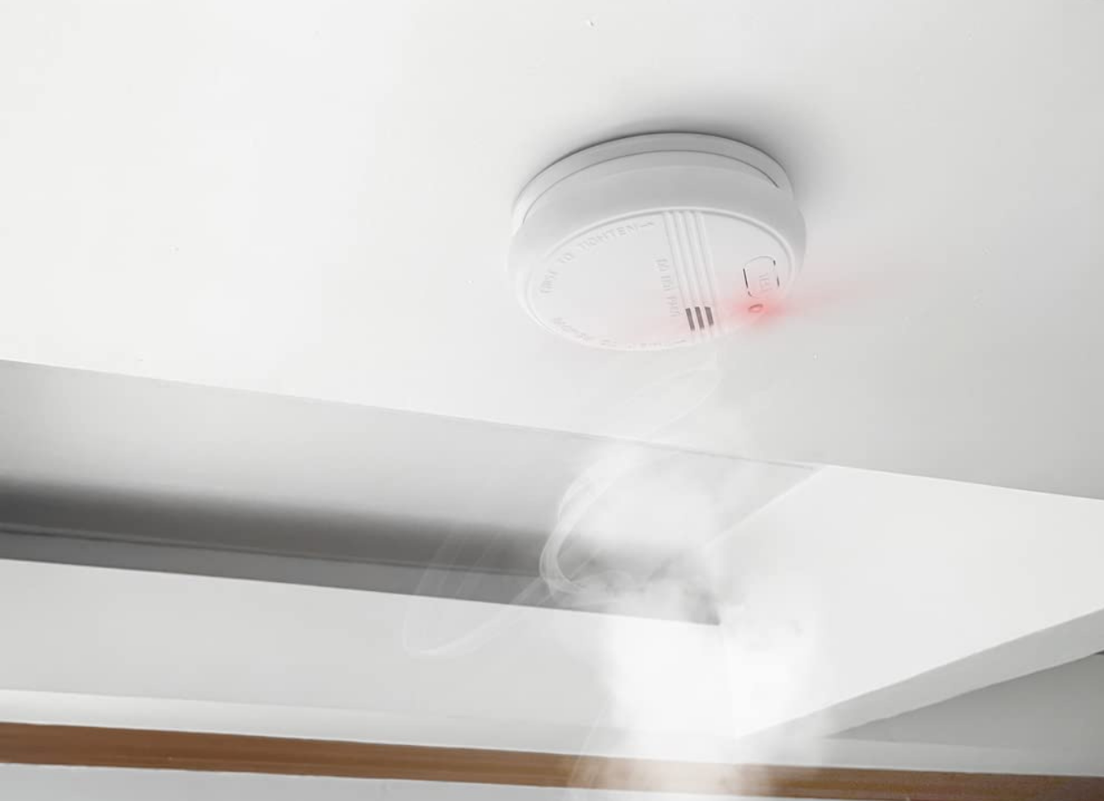 Por qué es aconsejable contar con detectores de humo o monóxido en una  vivienda? - Contraincendios Tartessos