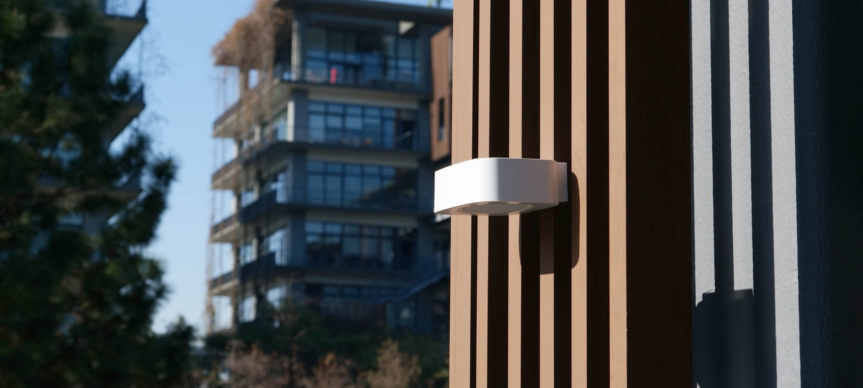 Apliques de pared para iluminar tu jardín