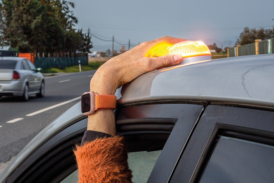 La importancia de la baliza V16 para la seguridad vial