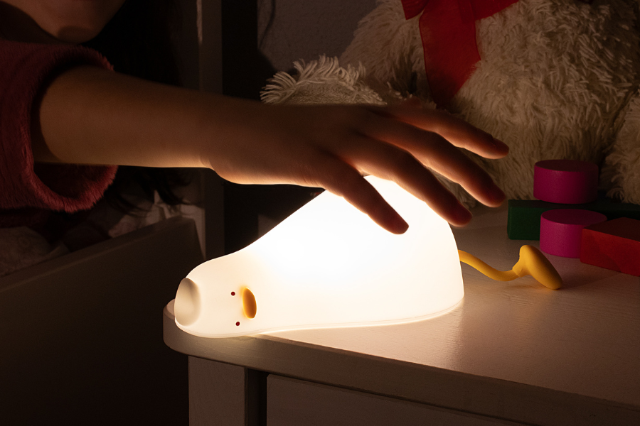 Ventajas de usar luces infantiles con juguetes para el descanso y la creatividad