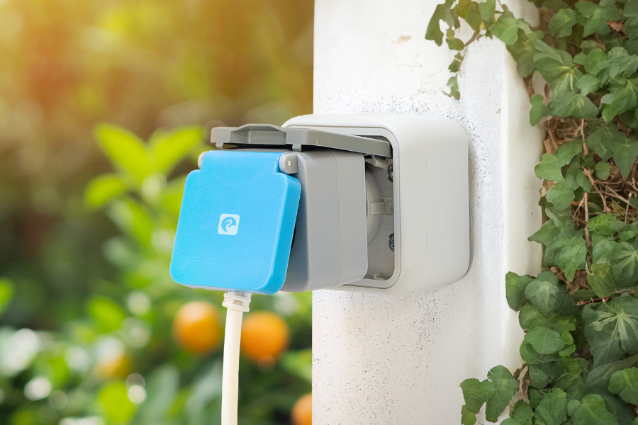 Ventajas de usar enchufes exteriores en tu jardín