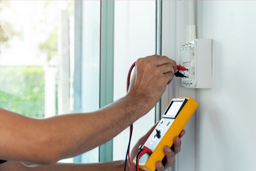 medir corriente eléctrica en casa