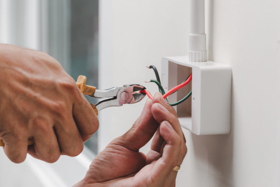 Consejos para la instalación de un tomacorriente exterior