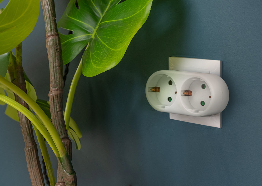 Adaptador De Enchufe De Pared Doble Frontal Schuko - Lifestyle