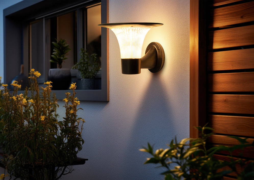 Aplique solar Goliat con iluminación exterior 360º  de alta calidad - Lifestyle